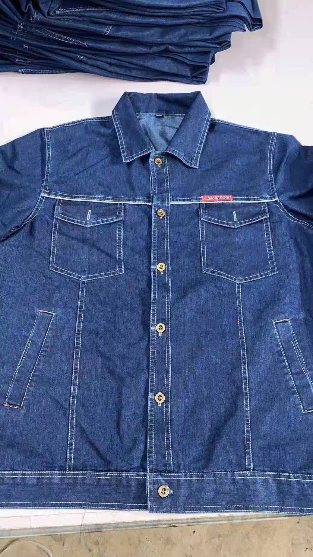 牛仔服能否做為工作服？