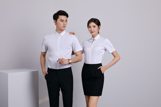 工作服職業(yè)裝的標識性旨在突出兩點