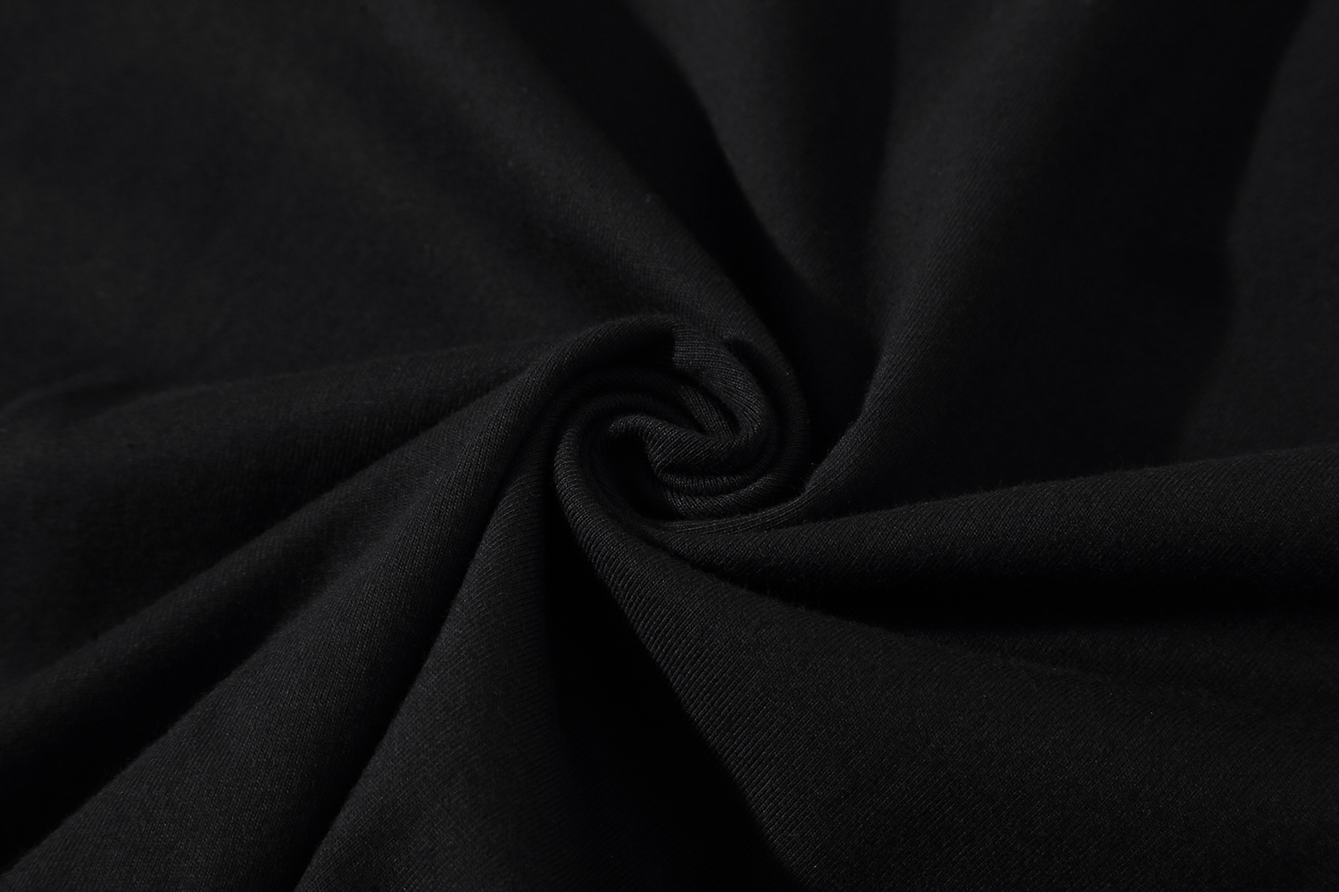 臺(tái)灣10家知名服裝企業(yè)首次進(jìn)軍新疆市場(chǎng)