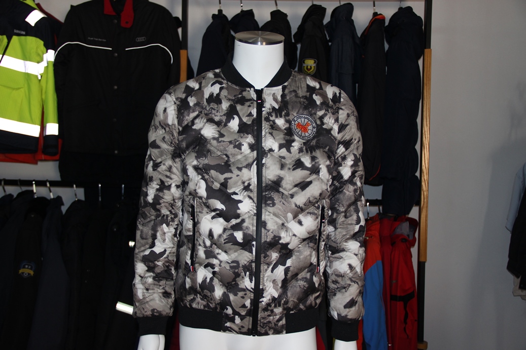 新款印花男裝冬季羽絨服夾克款訂制定做生產(chǎn)廠家 新款印花男裝冬季羽絨服夾克款訂制定做生產(chǎn)廠家